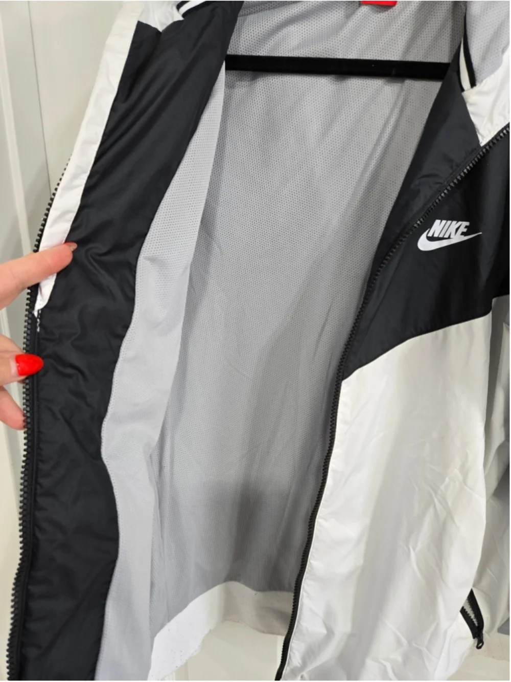 Womens Nike Windbreaker Jacket XL Black White Gray